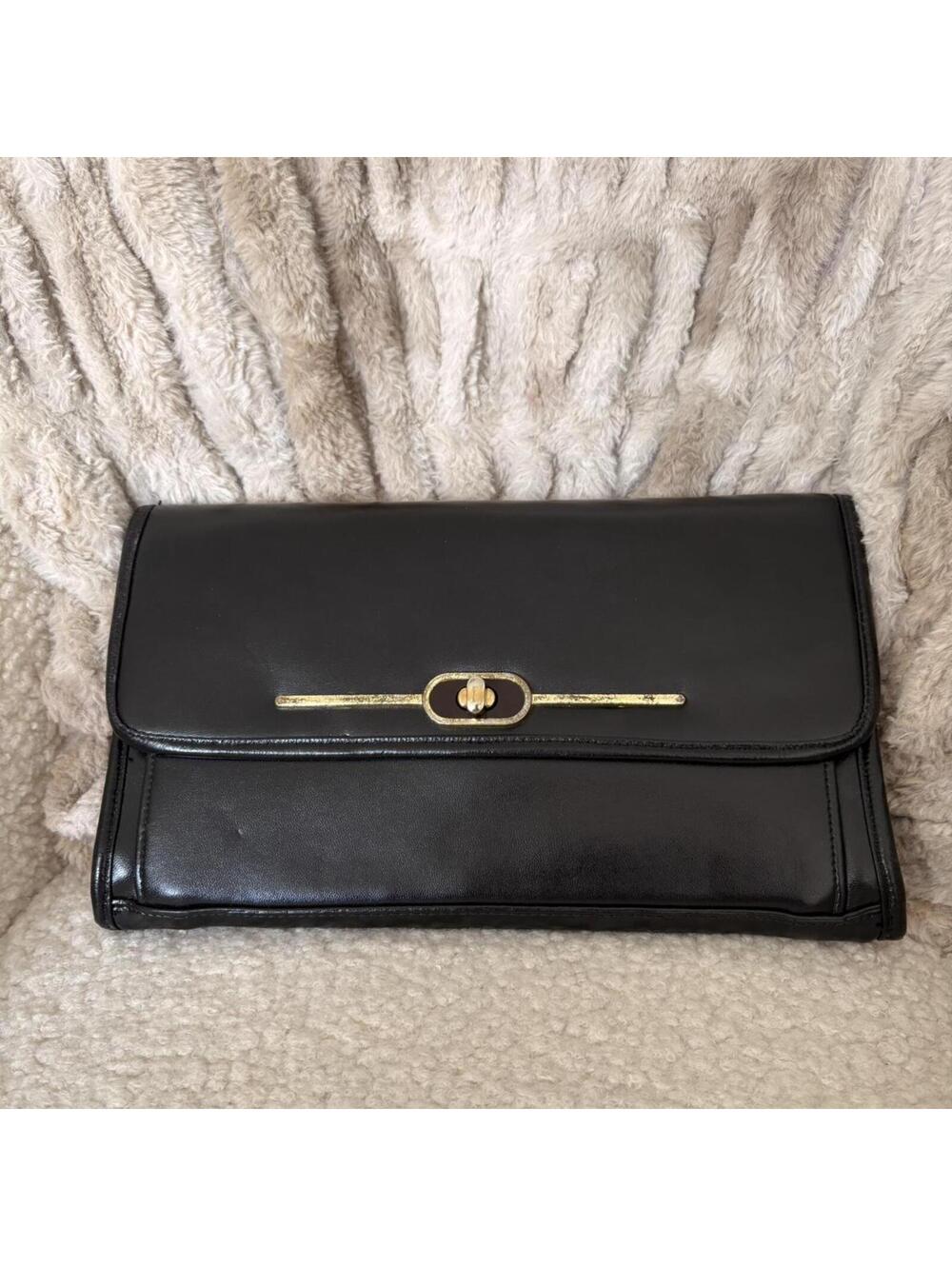 VINTAGE LEATHER CLUTCH WITH COMB AND MIRROR
